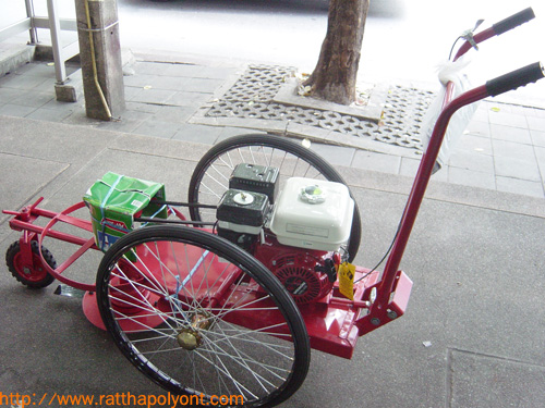เครื่องตัดหญ้ารถจักรยาน